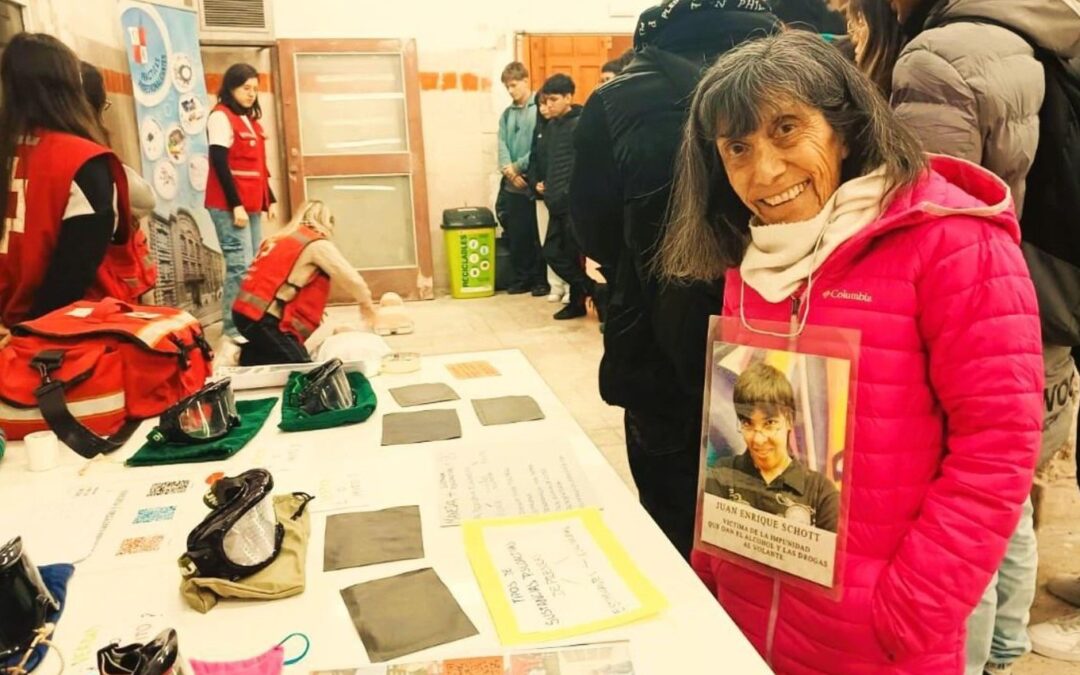 Cristina y Enrique Schott: «Trabajar con jóvenes nos recuerda a Juan y sus amigos»